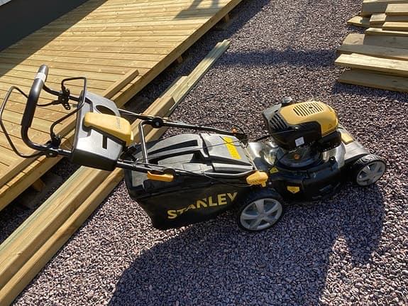 Gräsklippare Stanley med uppsamlare