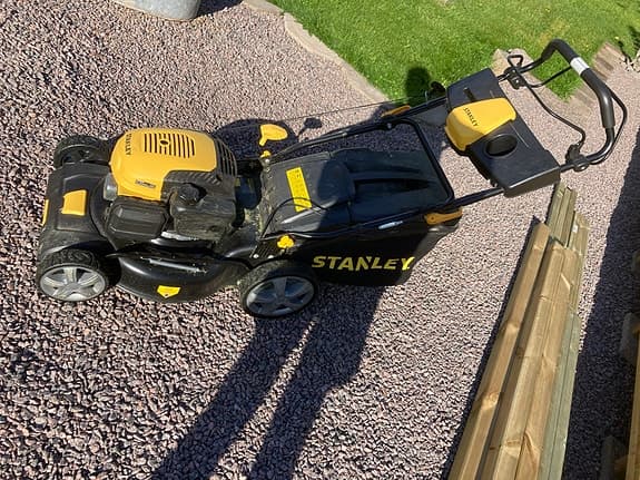 Gräsklippare Stanley med uppsamlare