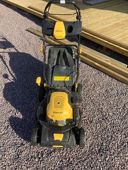 Gräsklippare Stanley med uppsamlare