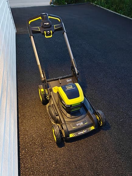 Ryobi 36V gräsklippare