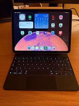 iPad Air 4 64GB + Apple Pencil 2 + Magic Keyboard