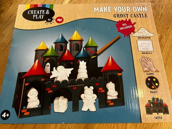Pyssel med gipsformar - Create and Play: Make your own ghost castle