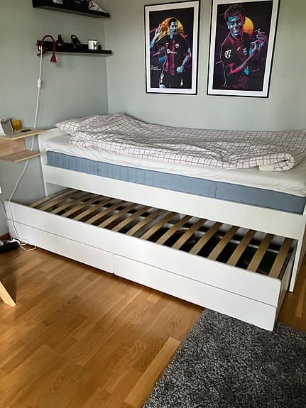 IKEA säng med utdragssäng och förvaring
