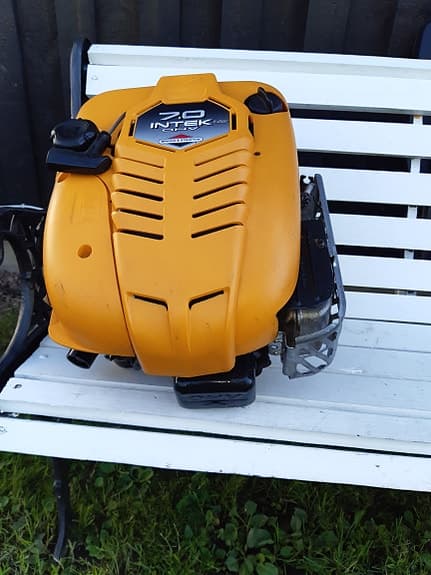 gräsklipparmotor