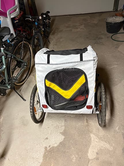 cykelvagn för packning eller hund.