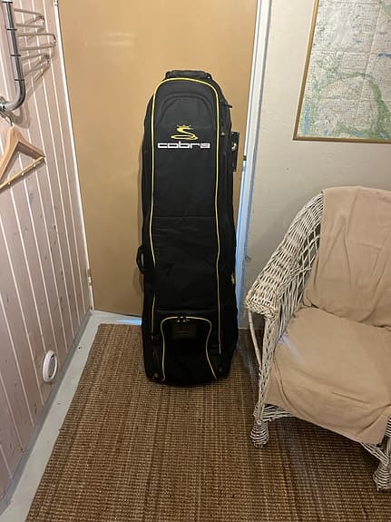 Cobra golfbag resväska svart