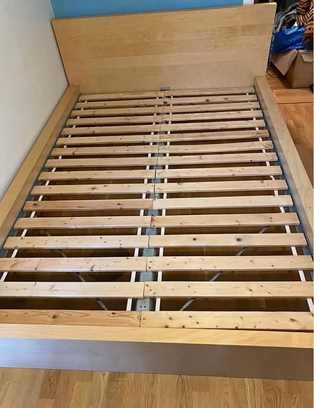 140*200 size bed with bed frame