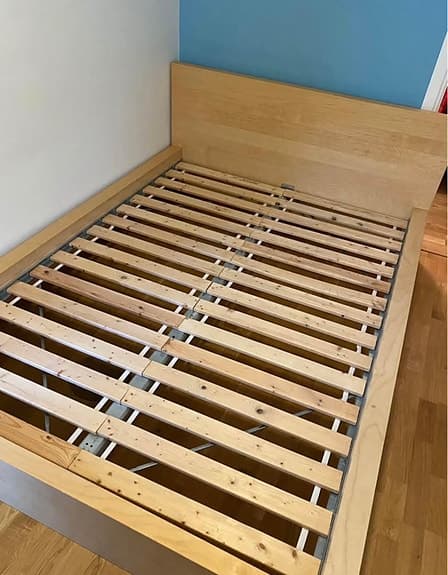140*200 size bed with bed frame