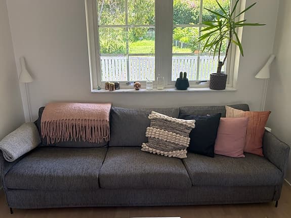 4-sits soffa med fotpall – Petito av Furninova