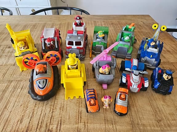 Paw Patrol fordon och figurer