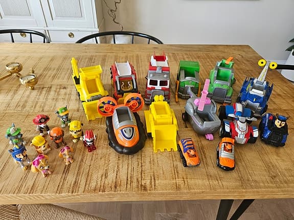 Paw Patrol fordon och figurer