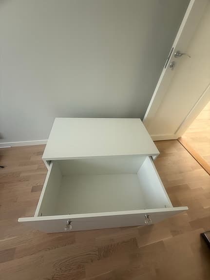 Bänk med leksaksförvaring