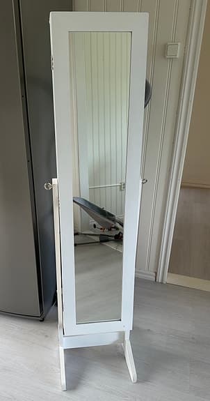 Smyckeskåp med spegel