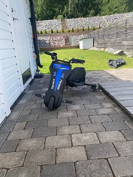 Eldriven trike gokart blå/svart för barn