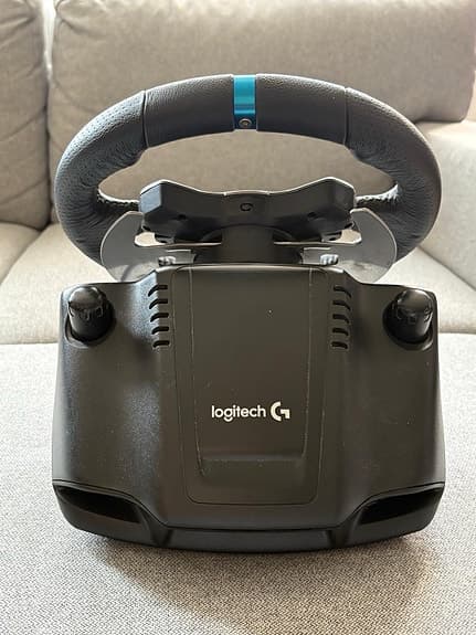 Logitech G29 ratt och pedaler.