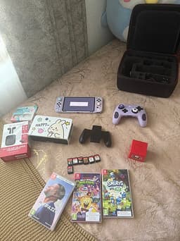 Nintendo Switch OLED i nyskick med originalkartong och tillbehör