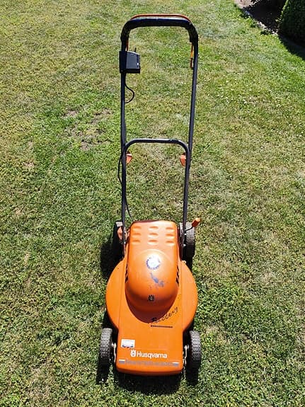 Husqvarna gräsklippare orange eldriven