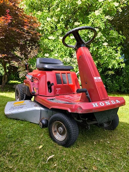 Honda HT-R 3009 åkgräsklippare röd