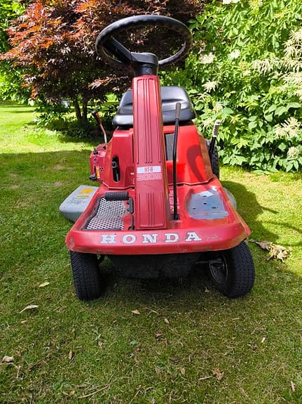 Honda HT-R 3009 åkgräsklippare röd
