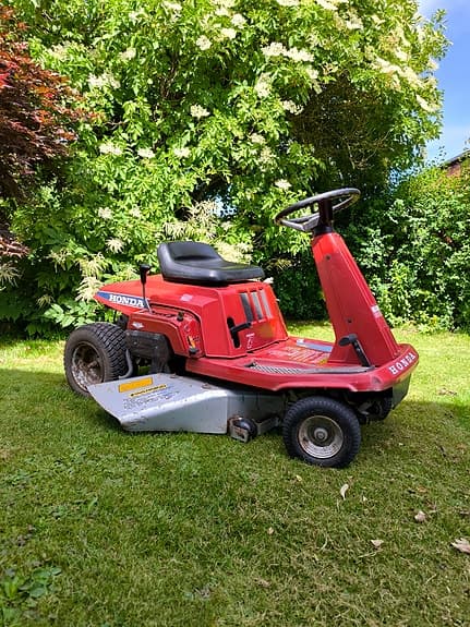 Honda HT-R 3009 åkgräsklippare röd