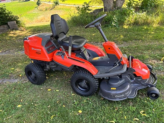 Åkgräsklippare Husqvarna Raider R214TC  Comfort Edition 2025