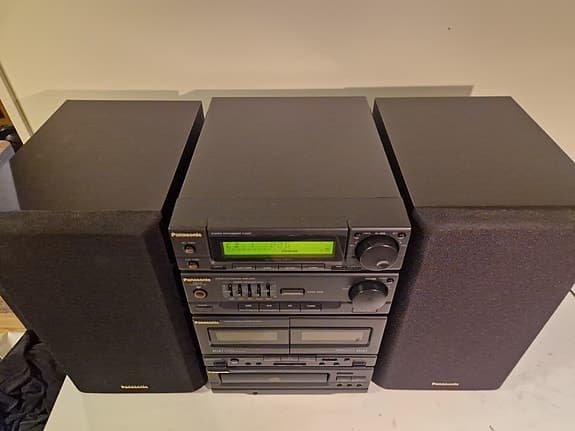 Panasonic SC-CH11 stereoanläggning med CD och kassett