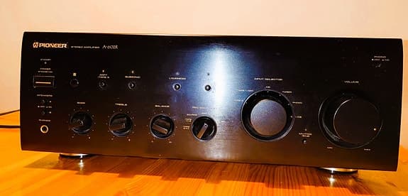 Pioneer A-602R förstärkare + Pioneer F-301RDS tuner