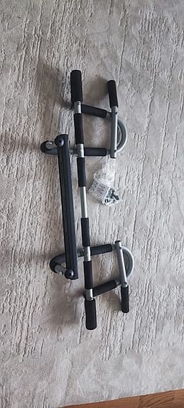 Dörrtrapets / chin up bar för hemmaträning