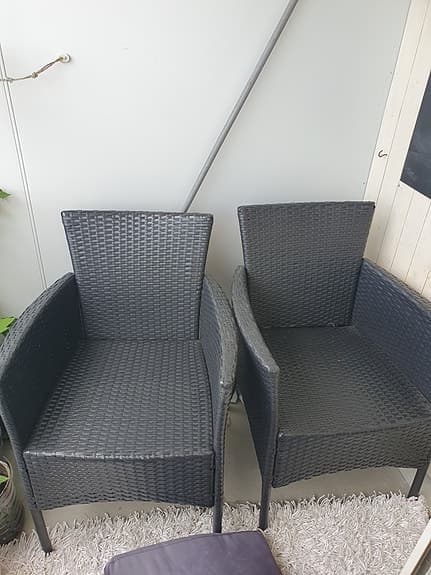 Utegrupp i konstrotting med soffa, 2 stolar och bord