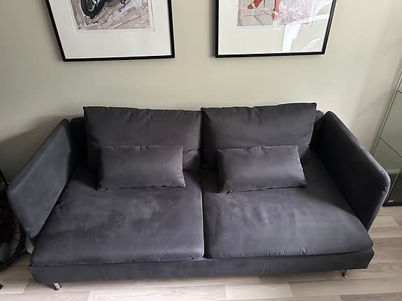 Vitrinskåp från IKEA