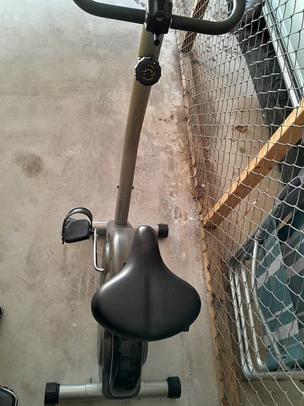 Träningscykel motionscykel grå