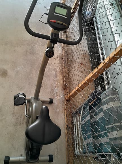 Träningscykel motionscykel grå