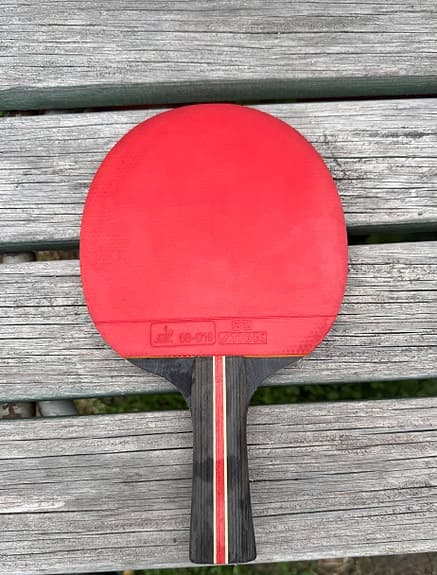 Stiga bordtennisracket med röd/svart gummi
