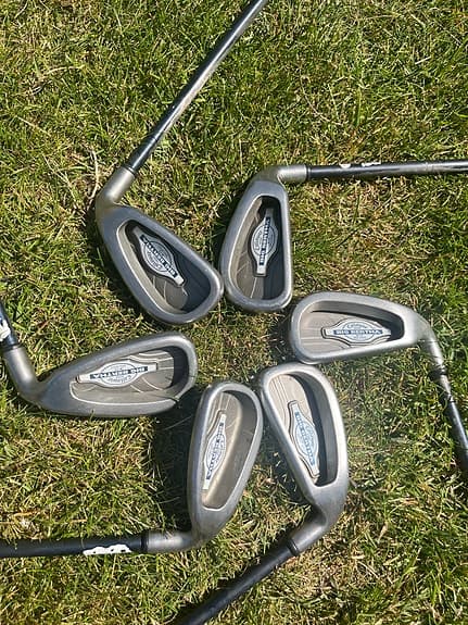 Callaway big Bertha x-12 kärnsett med röd och svarta golf Pride grepp. Regular!!
