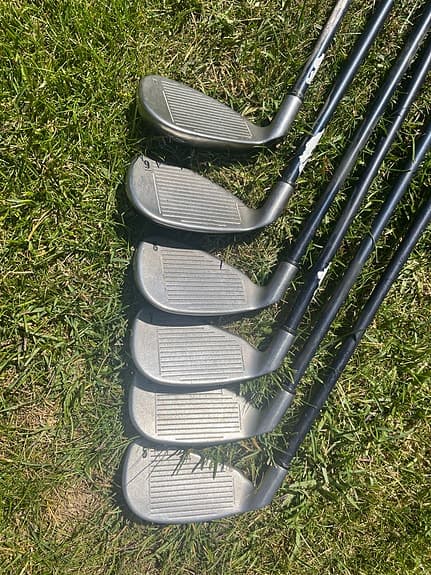 Callaway big Bertha x-12 kärnsett med röd och svarta golf Pride grepp. Regular!!