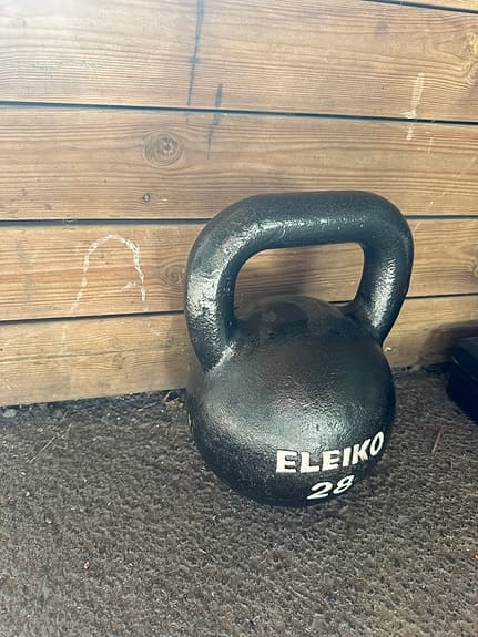 Hantelset 20kg, crossfit box 45*40*30 och maghjul
