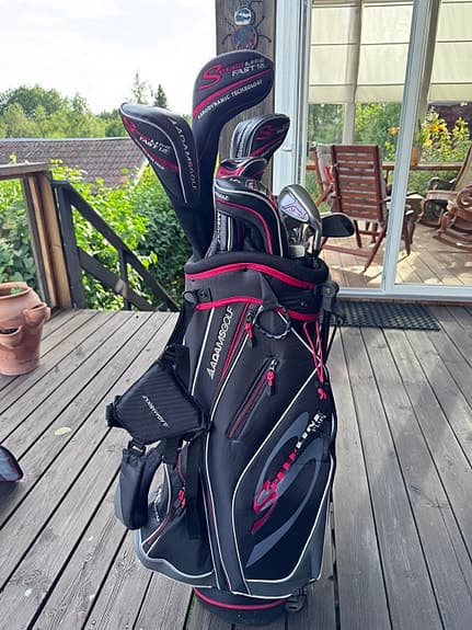 Komplett golfset herrar med bag, vagn och resefodral - 1 900 kr