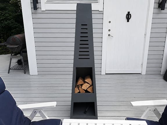 Vedeldad terrasskamin / trädgårdskamin