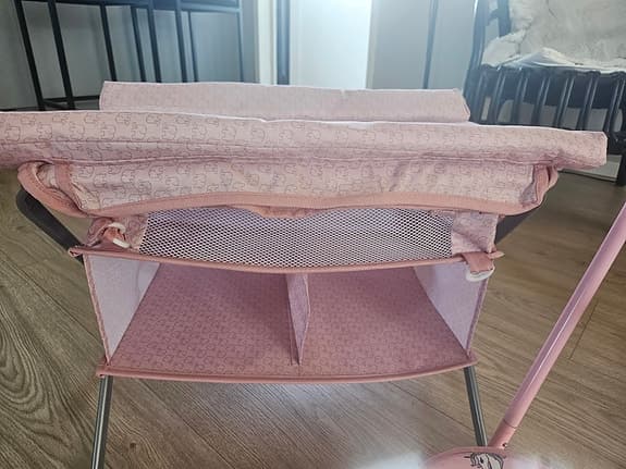 Docktillbehör - skötbord, babygym, gunga mm