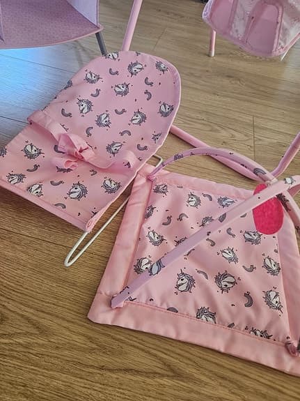 Docktillbehör - skötbord, babygym, gunga mm