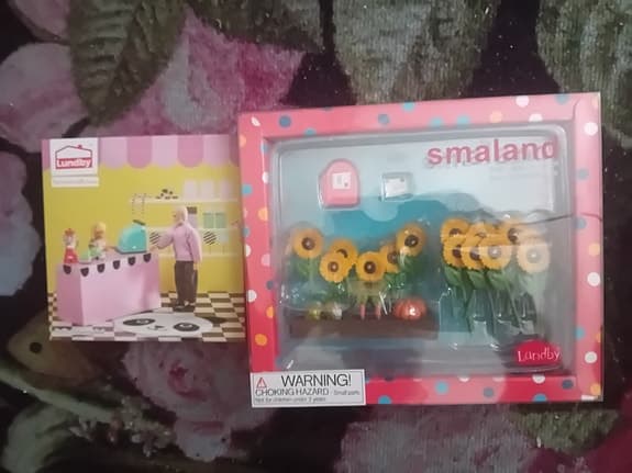 Lundby Småland dockskåpstillbehör blommor och butik