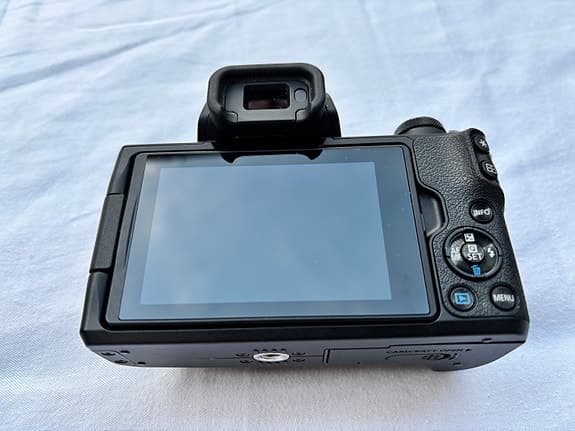 Canon EOS M50 Mark II – Komplett kamerapaket | 3 objektiv + väska + SD-kort