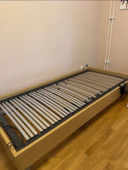 TEMPUR ställbar säng 90cm + gavel