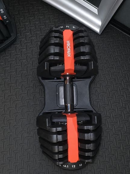 Hantlar med justerbar vikt. 2-22kg nyskick - Kayoba.