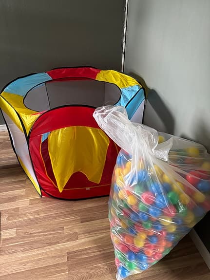Bollhav med massor av bollar