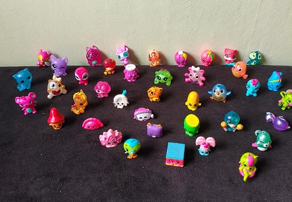 Stort megapaket Shopkins – Över 150 delar med figurer, lekset och bilar!