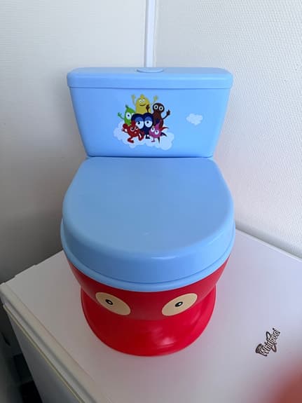 Blå röd barnpotta med ryggstöd