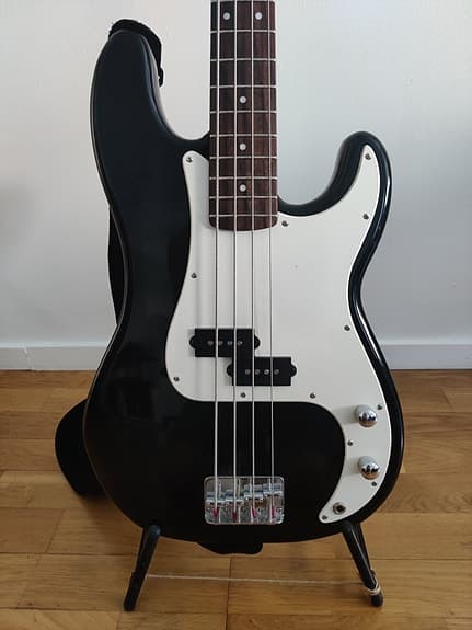 Squier Precision-bas