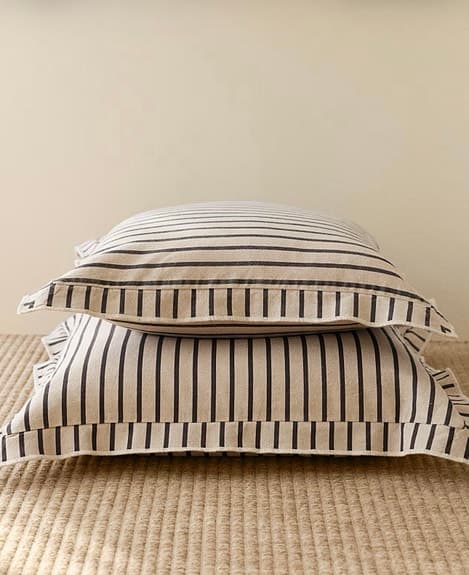 H&M Home randigt kuddfodral