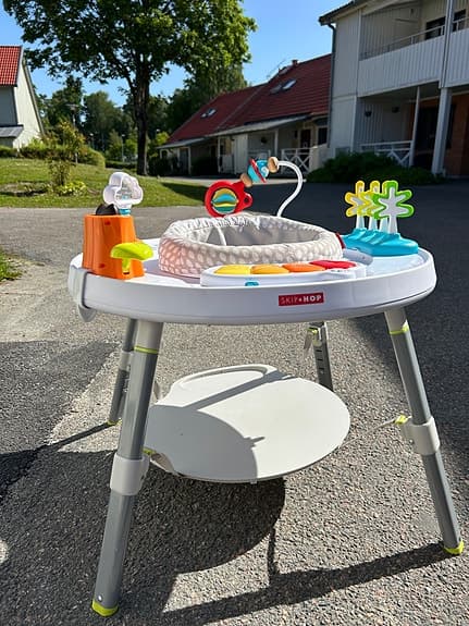 Aktivitetsleksak med batterier